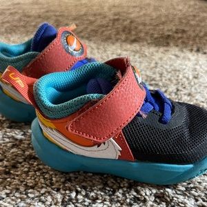 Nike Size 6C Shoes
